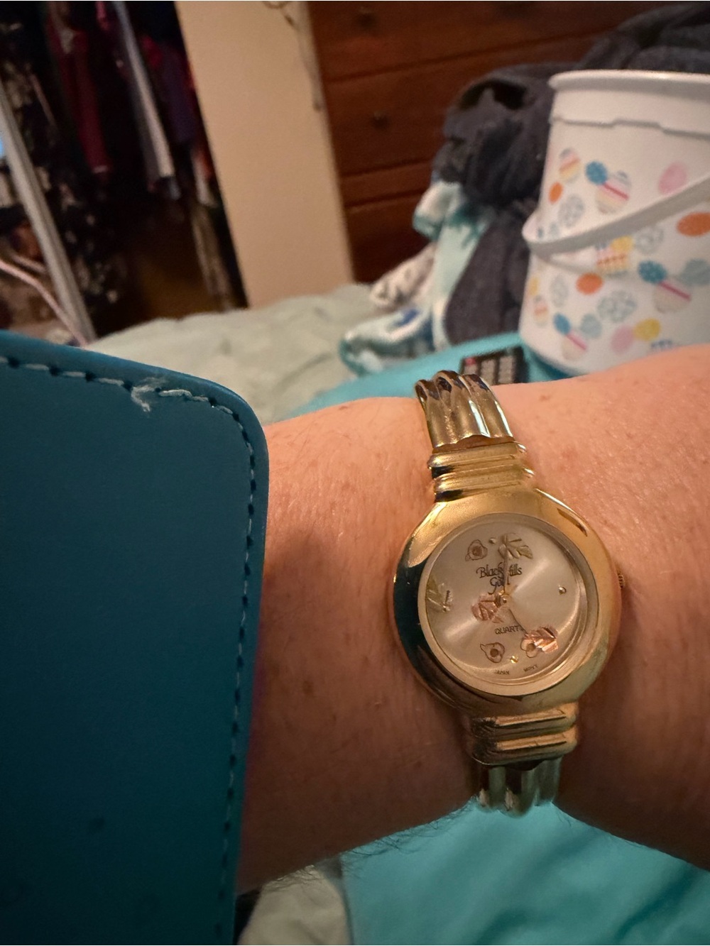 Black Hills Gold Floral Accent Women's Mother-of-Pearl Bracelet Watch